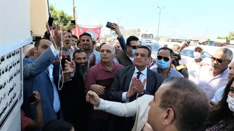 محافظ البحيرة يفتتح