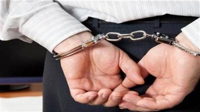 ضبط شخص لقيامه بالاتجار في النقد الأجنبي خارج السوق المصرفي