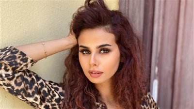 منة عرفة تتهم مدير أعمالها بالسرقة