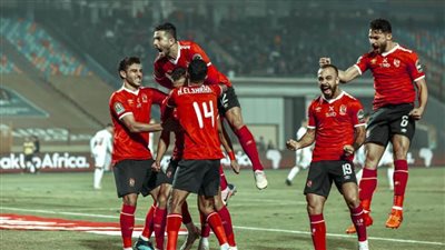 الأهلي يتقدم على المصري البورسعيدي بثلاثية في الشوط الأول
