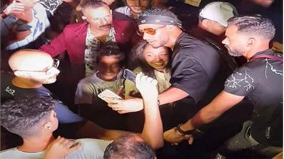 اقتحام الجماهير لحفل الفنان محمد رمضان شائعة