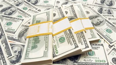 أسعار الدولار الأمريكي لا تراوح مكانها أمام الجنيه المصري اليوم السبت 21/8/2021