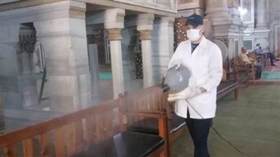 بالصور.. رش وتطهير مناطق آثار جنوب القاهرة والسلطان حسن والرفاعي