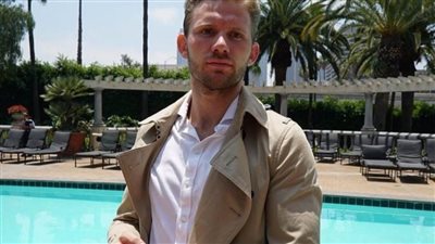 الأوفر سايز موضة ملابس الشباب صيف 2021