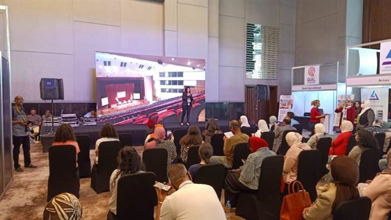 جانب من الطلاب المتوافدين