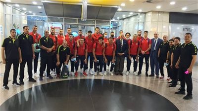 رجال يد الأهلي يخوضون أولى تدريباتهم بالمغرب 