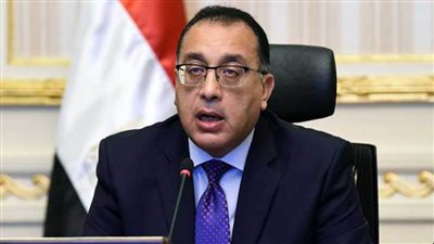 رئيس الوزراء يتابع مع وزيرة الصحة إجراءات تطعيم العاملين فى القطاع التعليمي