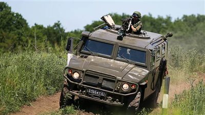 روسيا تزود زامبيا بـ 35 عربة مدرعة من طراز تيجر