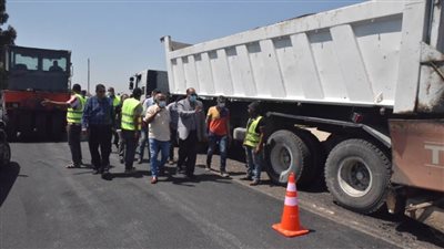 محافظ أسيوط يتفقد أعمال استكمال رصف طريق 