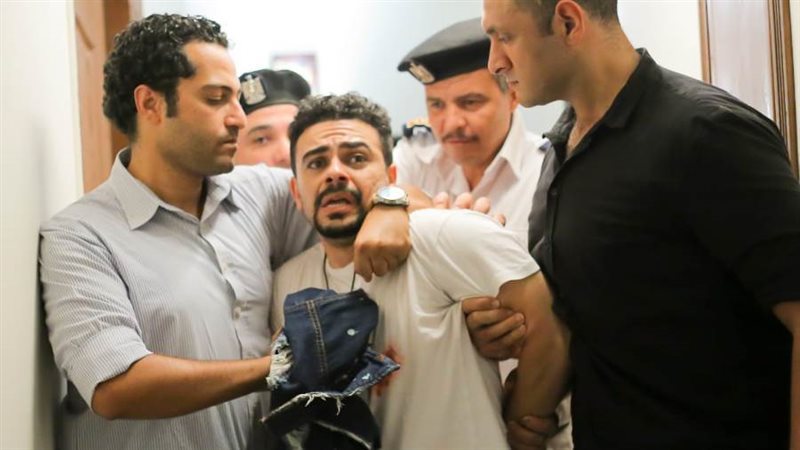 مشهد من فيلم أسود