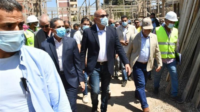 وزير الاسكان ومحافظ