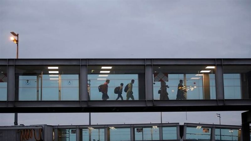 طائرة عسكرية لإعادة