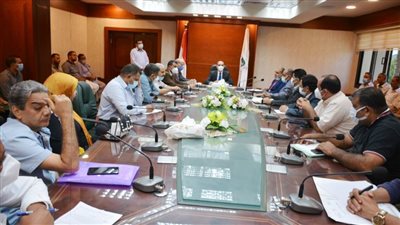 نائب محافظ سوهاج يترأس اجتماع لجنة تسيير المشروعات