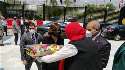 وزيرة الهجرة فى جامعة الأزهر للحديث حول الهجرة غير الشرعية 