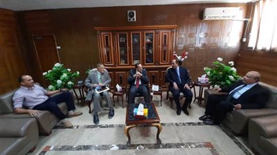 محافظ شمال سيناء يؤكد اهتمام الدولة بالإسراع في خطى التنمية