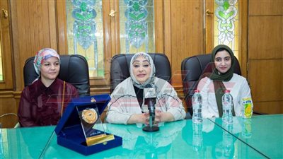 لجنة المرأة بالمحامين تحتفل بالأولى على الثانوية العامة