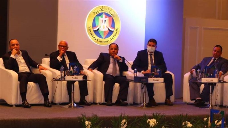 وزير المالية خلال