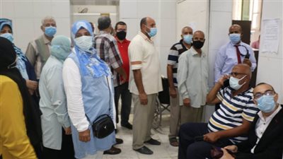 محافظة القاهرة تواصل منح موظفيها لقاح مواجهة كورونا