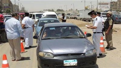 سحب 3002 رخصة سيارات لعدم تركيب الملصق الإلكتروني