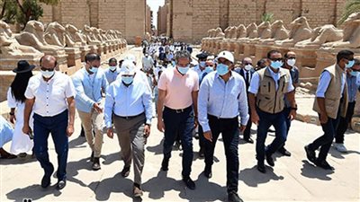 موجز الرابعة| مدبولي يبدأ زيارة للأقصر لمتابعة استعدادات 