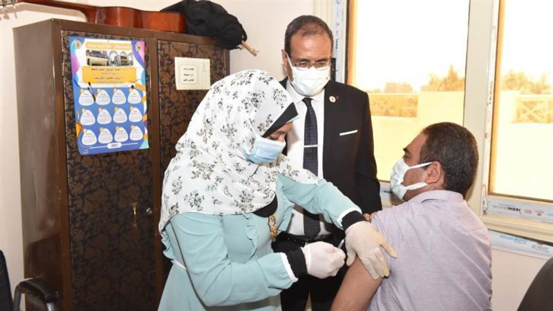 رئيس الجامعة يتابع