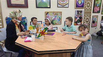 تنوع أركان جناح الأزهر بالإسكندرية يجذب رواد المعرض