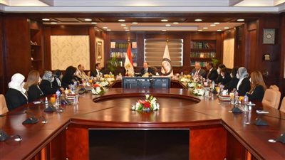 عاجل| النائب العام يلتقي بعضوات النيابة العامة الجديدات