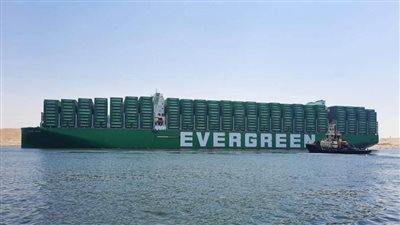 ربيع: عبور أكبر سفينة حاويات في العالم لمجرى القناة مؤشر على ارتفاع قدرتها الاستيعابية