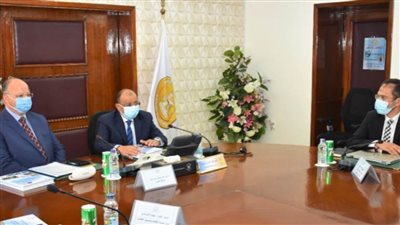 وزير التنمية المحلية ومحافظ القاهرة يتابعان عمل 