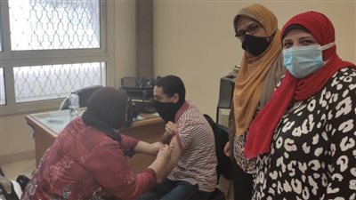 تطعيم ٦٠٢ من منتسبي جامعة بنها بلقاح كورونا