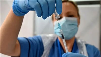 كبير المستشاريين الطبيين للبيت الأبيض يشجع على إلزامية لقاحات كورونا لأطفال المدارس