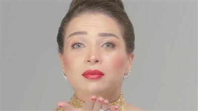 مي عز الدين تطل على جمهورها من دون ماكياج