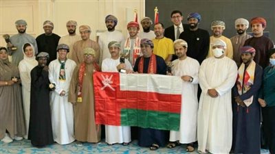 سفير عمان في مصر يقيم مأدبة غداء لوفد مسرح مزون