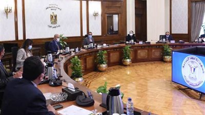 رئيس الوزراء يستعرض مقترح إنشاء وتشغيل محطة حافلات مركزية بمنطقة غرب القاهرة