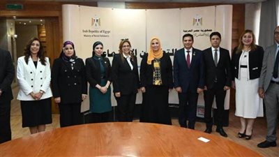 وزيرة التضامن تبحث مع حزب 