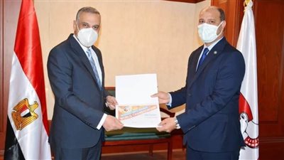 محافظ سوهاج يكرم الطلاب الفائزين في مسابقة 