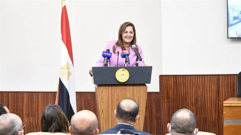 وزيرة التخطيط خلال