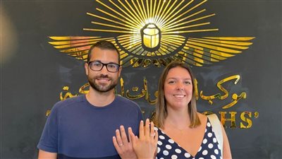 عروسان إسبانيان يحتفلان بزواجهما بـ