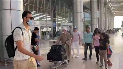 عاجل.. حمدي النقاز يصل مطار القاهرة للتفاوض مع الزمالك وبيراميدز 