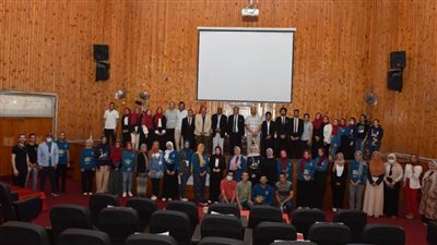  الاتحاد المصري لطلاب صيدلة سوهاج يختتم فعالياته السنوية