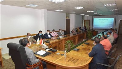 جامعة سوهاج تناقش تفعيل المنصة التعليمية عبر نظام 