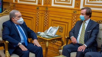 تعاون بين الإنتاج الحربي وشركة سيمنز بمصر لربط منصات وآبار البترول رقميًا