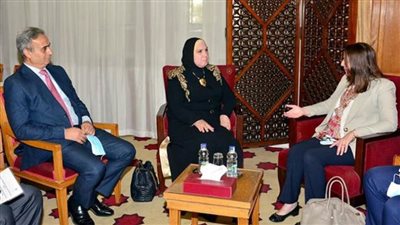  وزيرة التجارة تبحث مع نظيريها الأردني والفلسطيني سبل تعزيز التعاون الاقتصادي  