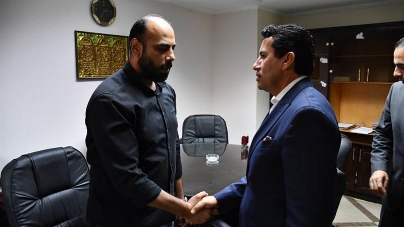 وزير الشباب والرياضة