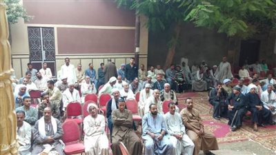 بسبب جريمة قتل.. الصلح خير بين أهالي قريتين بالمنيا