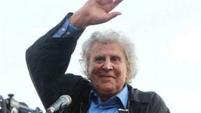 أثينا تودع موسيقار الإنسانية إلى مثواه الأخير 