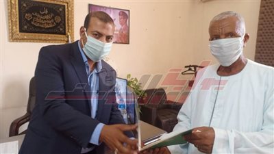 تسليم 17 عقد تقنين أراضي أملاك الدولة للمستفيد من أبناء كفر الشيخ