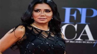 تأجيل محاكمة رانيا يوسف بتهمة سب وقذف نزار الفارس