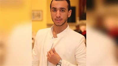 أبرزها اللون وتوقيت الشراء.. مهاب علاء يوضح نصائح اختيار بدلة الزفاف