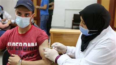 جامعة المنصورة تبدأ تطعيم الطلاب بلقاح فيروس كورونا